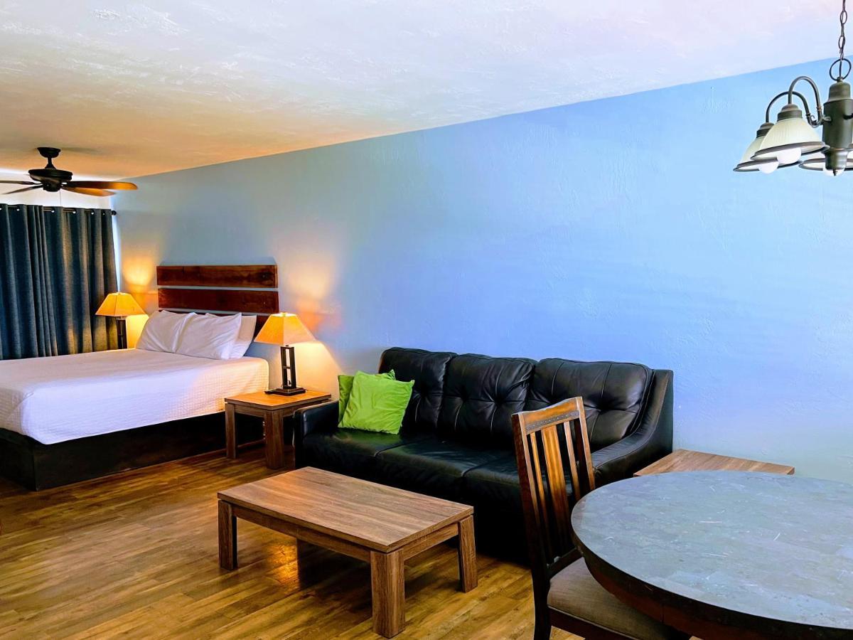 Knight'S Key Suites Marathon Eksteriør billede